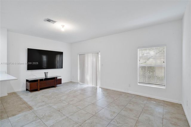 1128 NW 40th Ter, Lauderhill, FL 33313