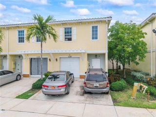 1128 NW 40th Ter, Lauderhill, FL 33313