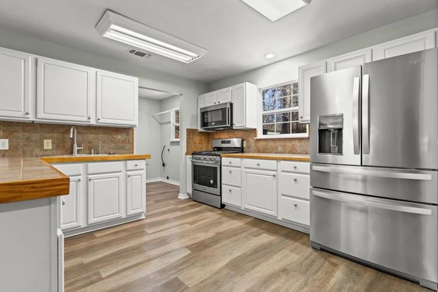 661 Crestwood Drive, Avinger, TX 75630