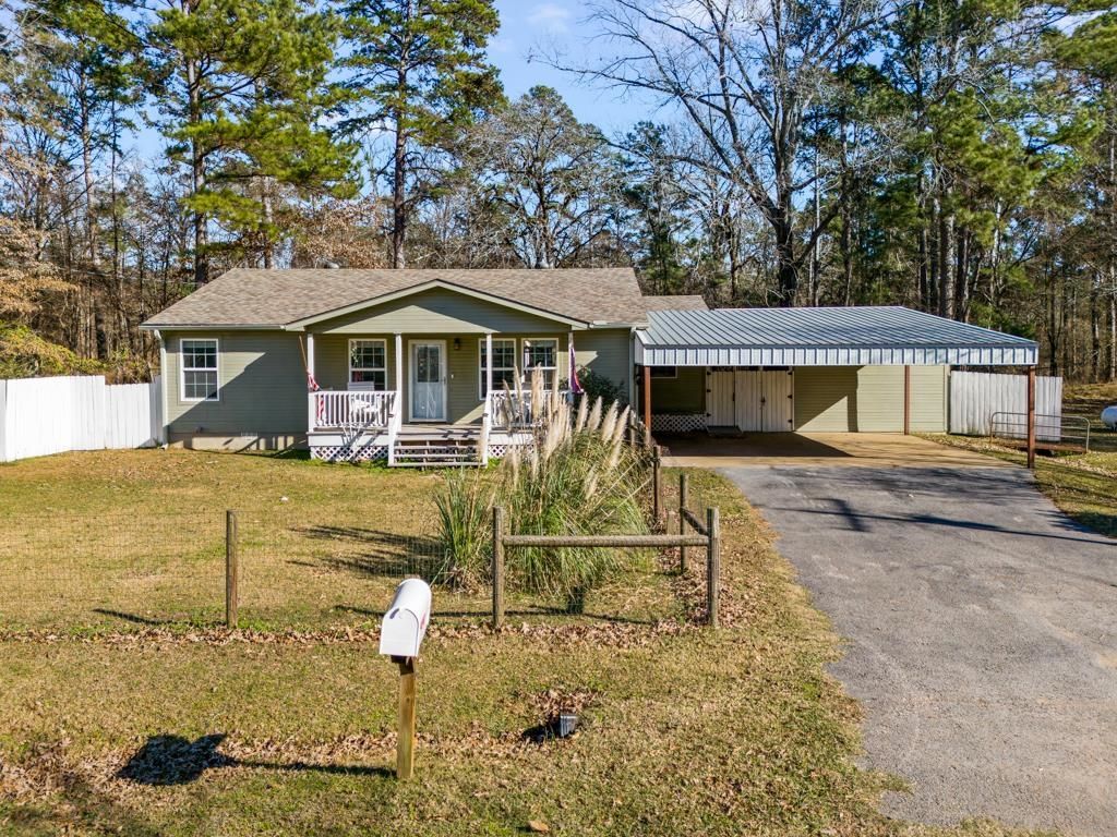 661 Crestwood Drive, Avinger, TX 75630