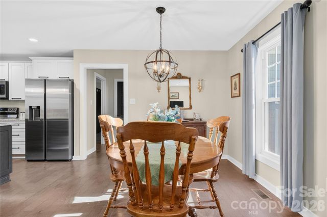 364 N Oakwood Drive, Statesville, NC 28677