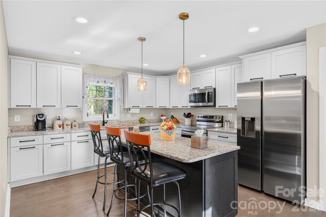 364 N Oakwood Drive, Statesville, NC 28677