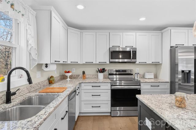 364 N Oakwood Drive, Statesville, NC 28677