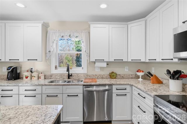 364 N Oakwood Drive, Statesville, NC 28677