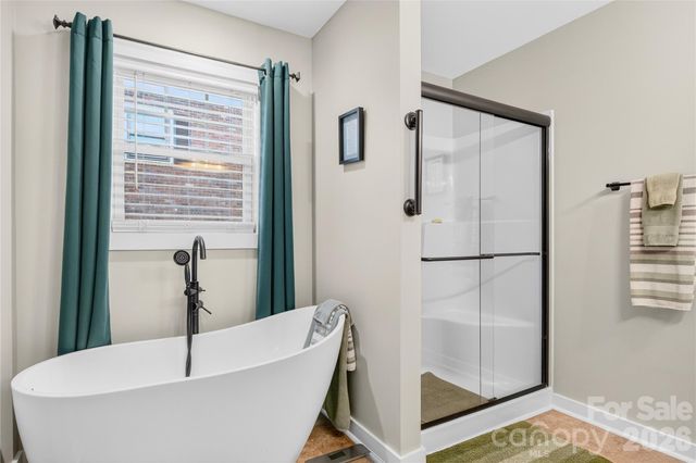 364 N Oakwood Drive, Statesville, NC 28677