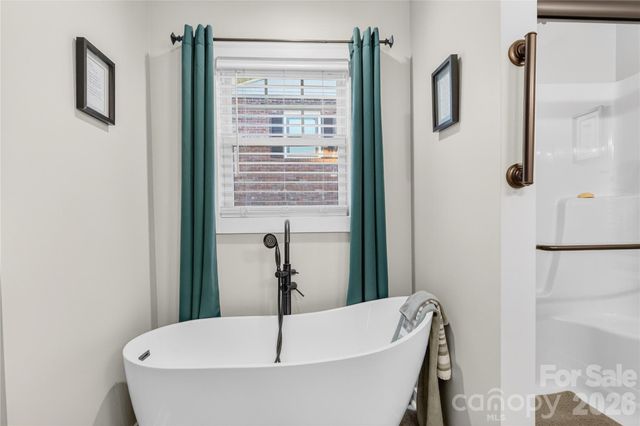 364 N Oakwood Drive, Statesville, NC 28677