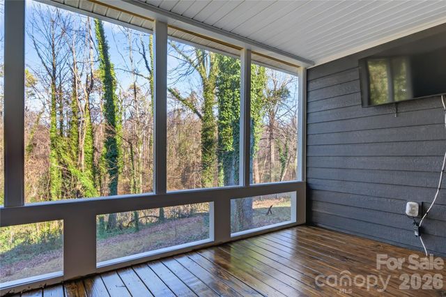 364 N Oakwood Drive, Statesville, NC 28677