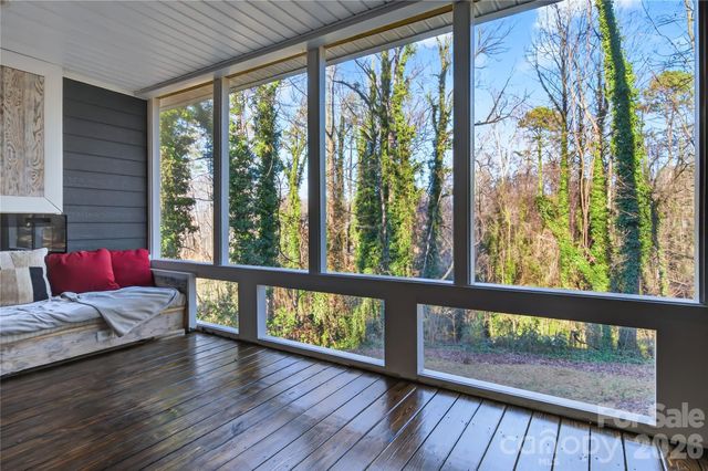 364 N Oakwood Drive, Statesville, NC 28677