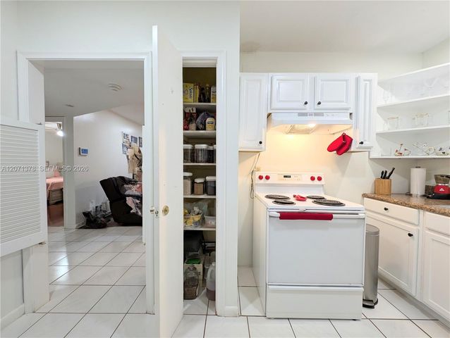 4801 NW 22nd Court 205, Lauderhill, FL 33313