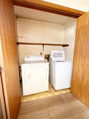 940 Jordan Circle, Schererville, IN 46375