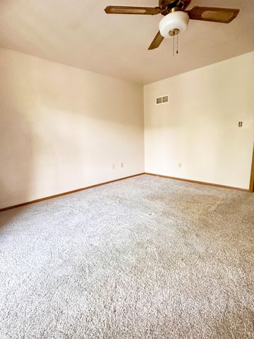 940 Jordan Circle, Schererville, IN 46375