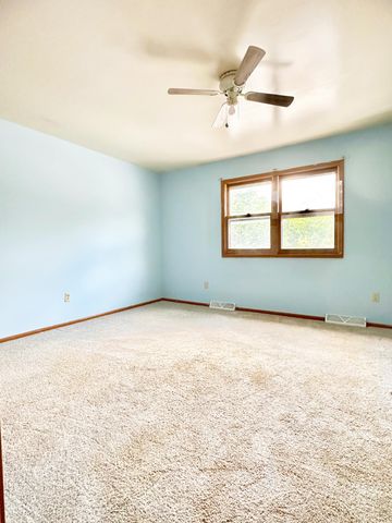 940 Jordan Circle, Schererville, IN 46375