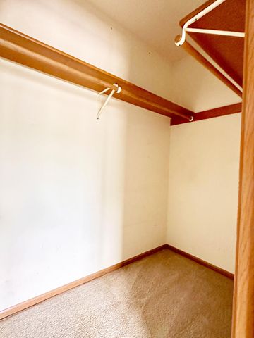 940 Jordan Circle, Schererville, IN 46375