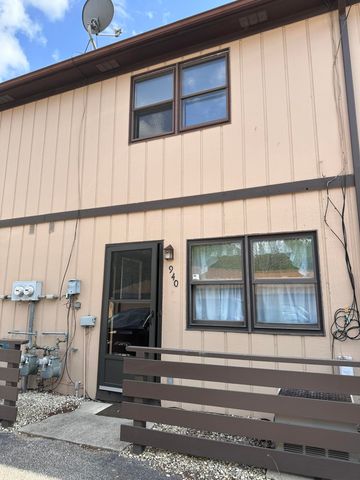 940 Jordan Circle, Schererville, IN 46375