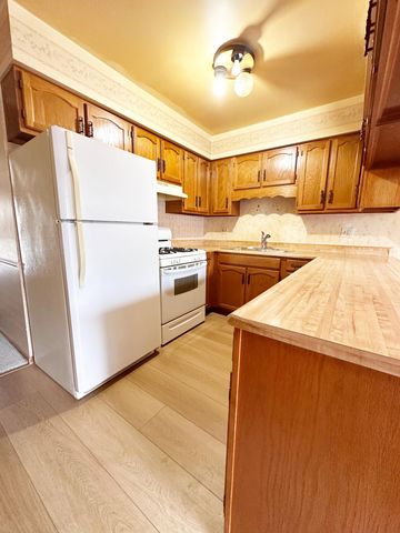 940 Jordan Circle, Schererville, IN 46375