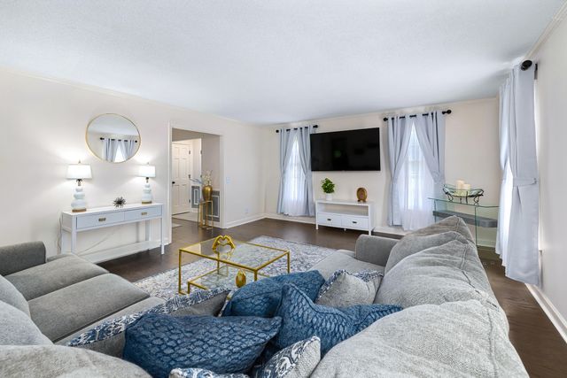 1054 Hickory Ridge Circle, Manning, SC 29102