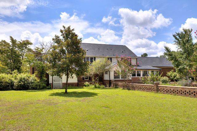 1054 Hickory Ridge Circle, Manning, SC 29102