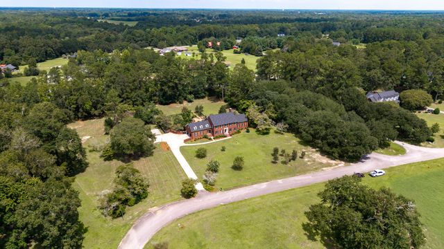 1054 Hickory Ridge Circle, Manning, SC 29102