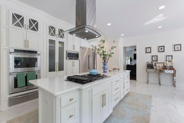 152 Hickory Creek Circle, Little Rock, AR 72212