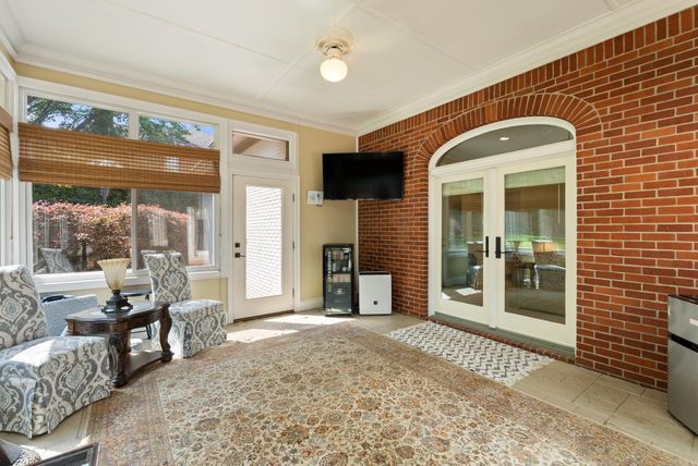 152 Hickory Creek Circle, Little Rock, AR 72212