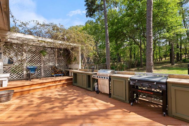 152 Hickory Creek Circle, Little Rock, AR 72212