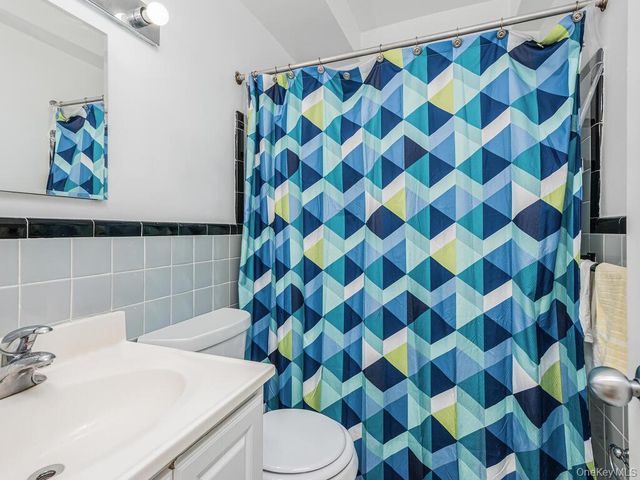 5500 5500 Fieldstone Road, Bronx, NY 10471