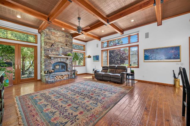4810 Robledo Dr, Placerville, CA 95667