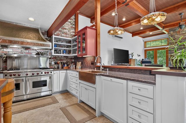 4810 Robledo Dr, Placerville, CA 95667