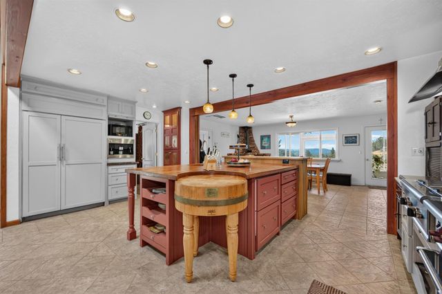 4810 Robledo Dr, Placerville, CA 95667