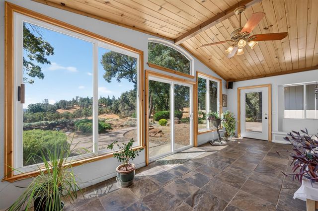 4810 Robledo Dr, Placerville, CA 95667