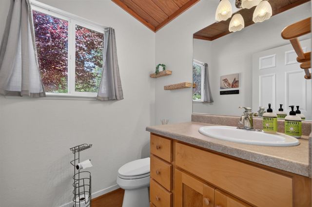 4810 Robledo Dr, Placerville, CA 95667