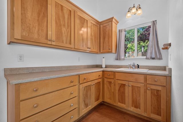 4810 Robledo Dr, Placerville, CA 95667