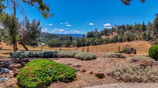 4810 Robledo Dr, Placerville, CA 95667