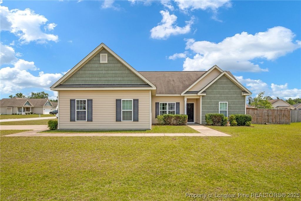 116 Sandstone Drive, Raeford, NC 28376