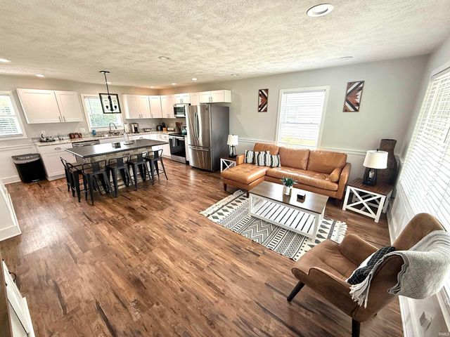 3833 Clover Drive, Newburgh, IN 47630