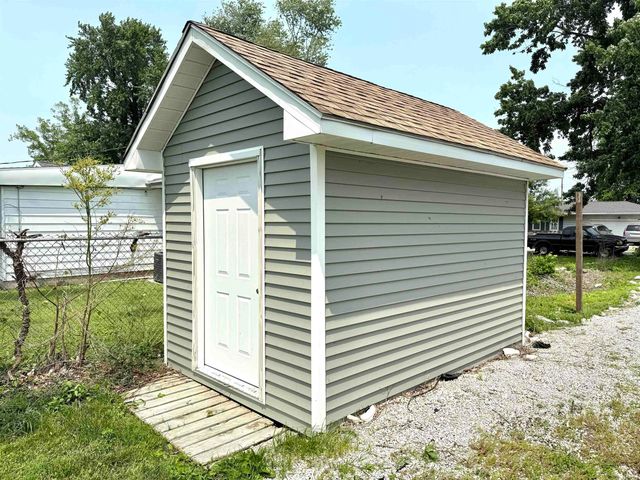 3833 Clover Drive, Newburgh, IN 47630