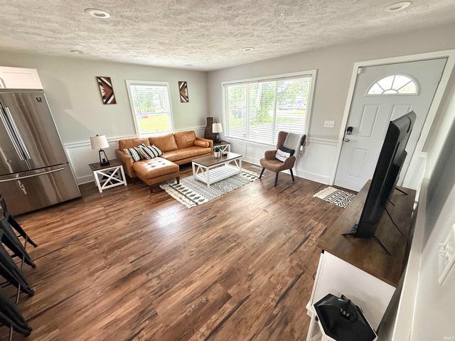 3833 Clover Drive, Newburgh, IN 47630