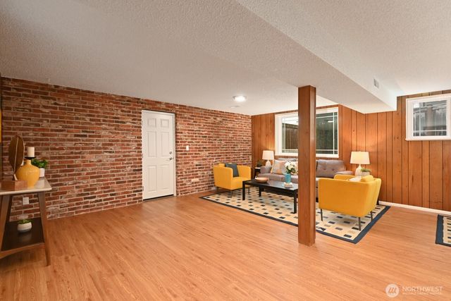 19718 12th Avenue NW, Shoreline, WA 98177