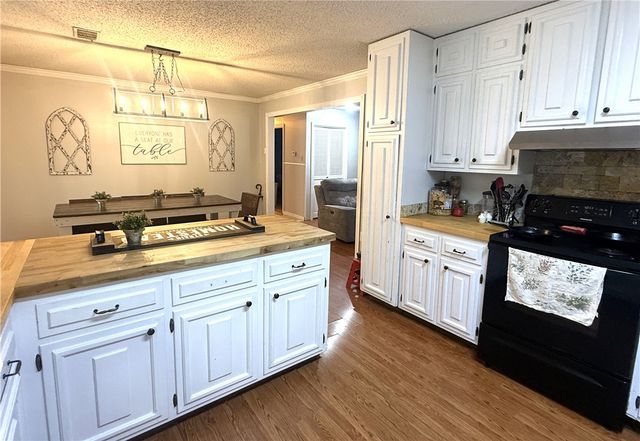 534 Worley Lane, Russellville, AR 72802