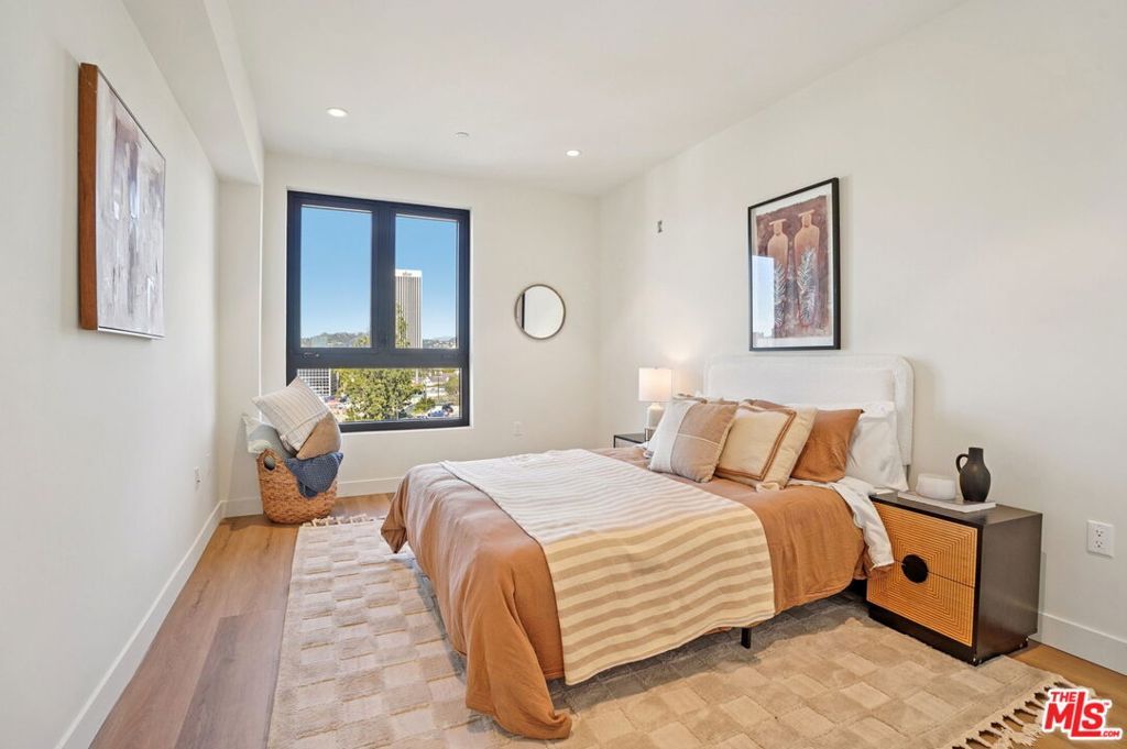 1110 S Spaulding Avenue PH3, Los Angeles, CA 90019