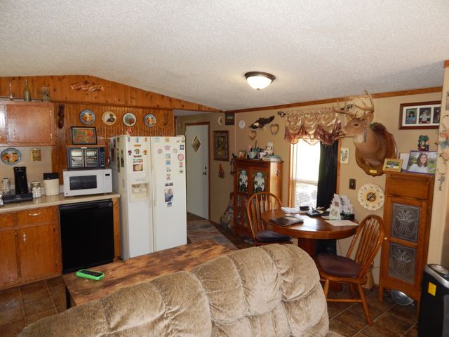 6223 Beech Creek Rd, Clifton, TN 38425