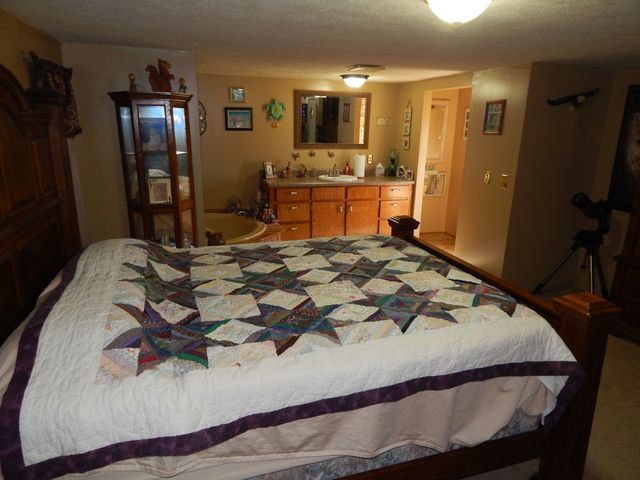 6223 Beech Creek Rd, Clifton, TN 38425