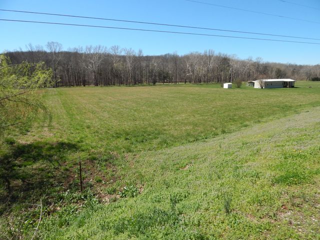 6223 Beech Creek Rd, Clifton, TN 38425