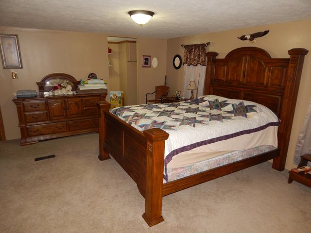 6223 Beech Creek Rd, Clifton, TN 38425