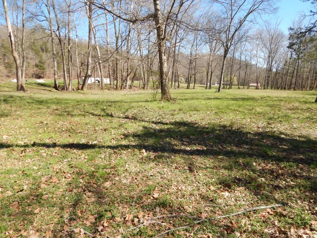 6223 Beech Creek Rd, Clifton, TN 38425