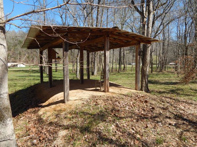 6223 Beech Creek Rd, Clifton, TN 38425
