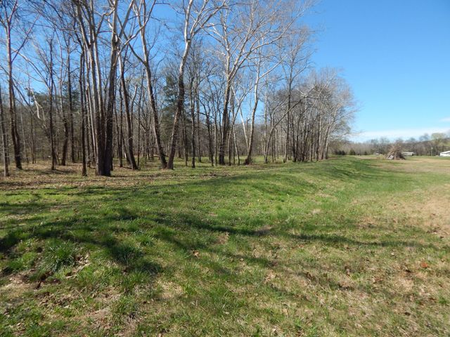 6223 Beech Creek Rd, Clifton, TN 38425