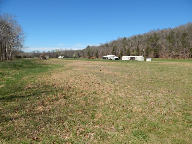 6223 Beech Creek Rd, Clifton, TN 38425