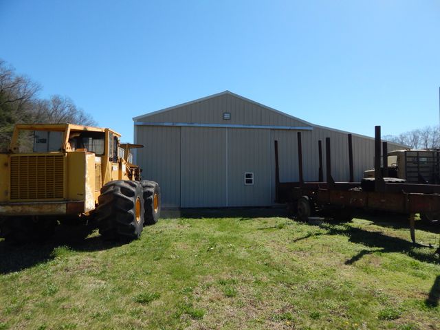 6223 Beech Creek Rd, Clifton, TN 38425