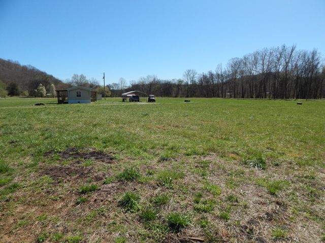 6223 Beech Creek Rd, Clifton, TN 38425